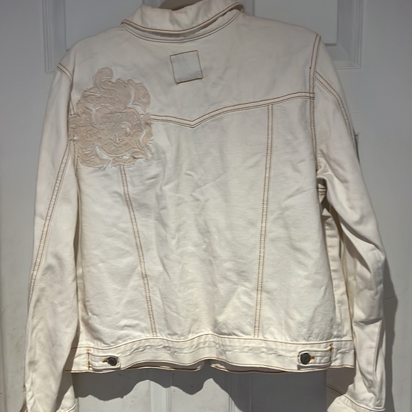 Off white jean jacket, good condition, no rips, no stains - Picture 3 of 5